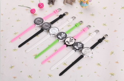 深圳市廣晟世紀(jì)電子科技 專業(yè)供應(yīng)LED表、成表、機(jī)芯及兒童硅膠手表