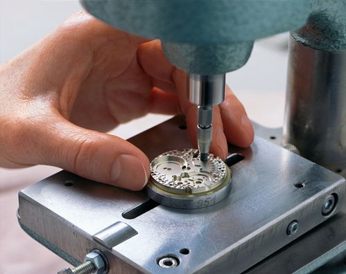 高爾夫精品生活 朗格表廠7道制造過(guò)程全解密與文具用品之選